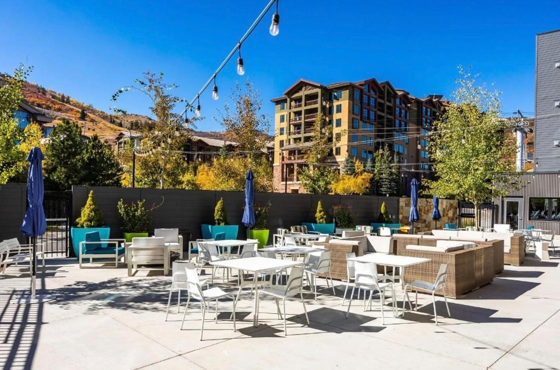 Slope Side Studio In The Heart Of Canyons Village With Heated Pool & Hot Tub! 파크 시티 외부 사진