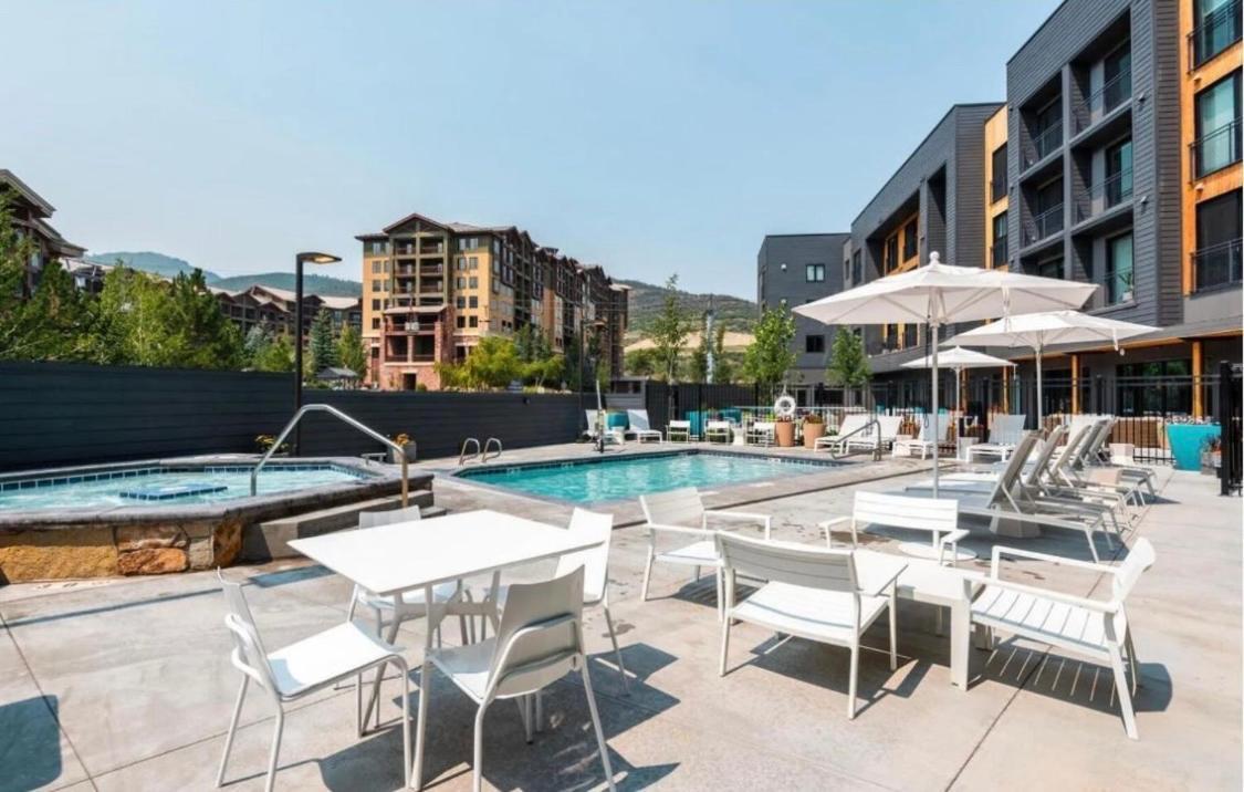 Slope Side Studio In The Heart Of Canyons Village With Heated Pool & Hot Tub! 파크 시티 외부 사진