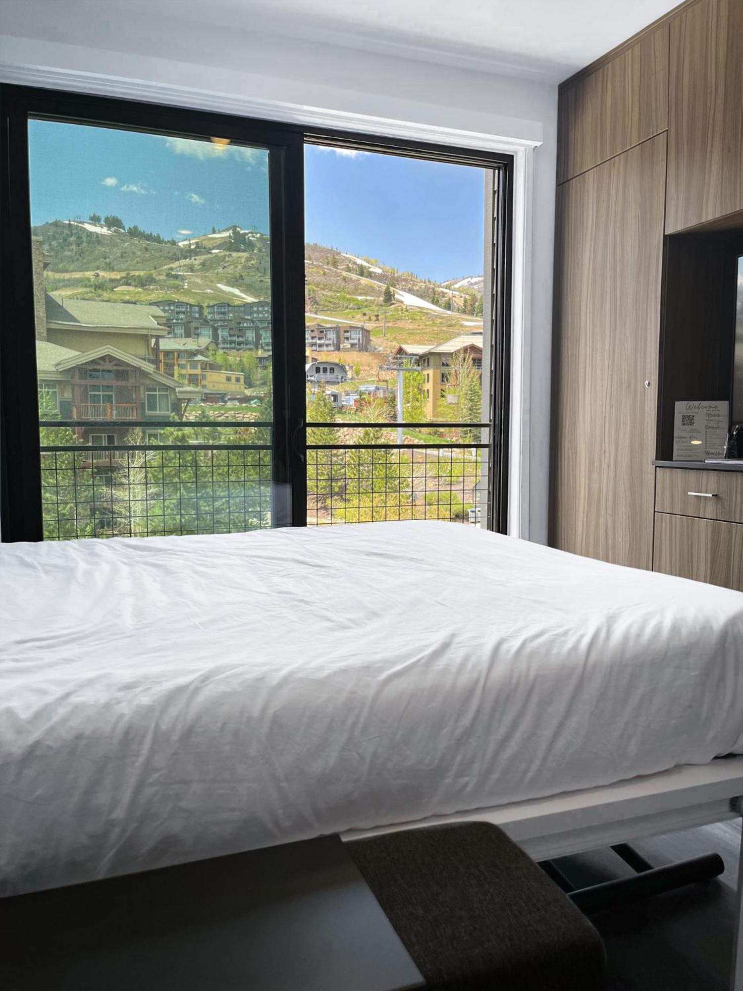 Slope Side Studio In The Heart Of Canyons Village With Heated Pool & Hot Tub! 파크 시티 외부 사진